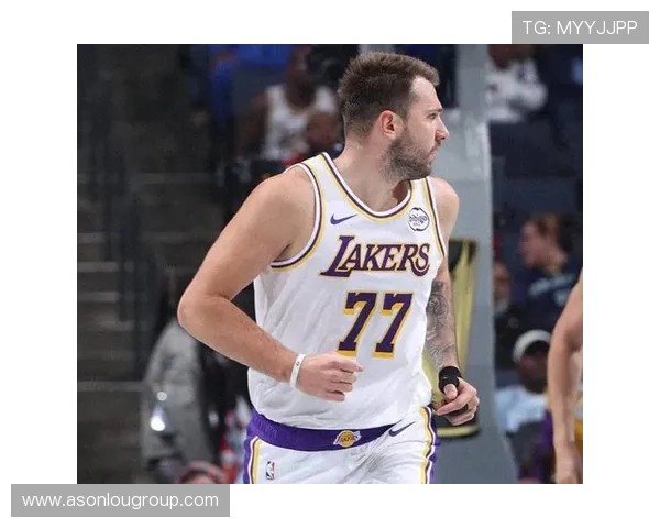 今日黄绿大战詹姆斯缺阵东契奇与斯玛特继续缺席比赛分析